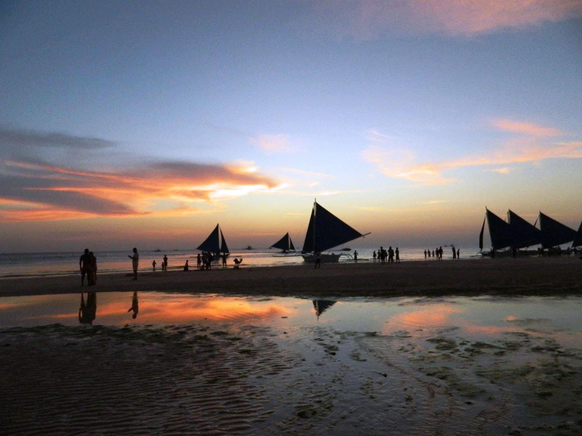 Signature Boracay South Beach Manoc-Manoc Exteriör bild